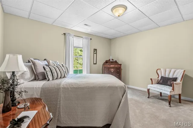 $325,000 | 5004 Castlegate Lane, Godfrey, IL 62035