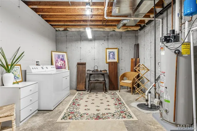 $325,000 | 5004 Castlegate Lane, Godfrey, IL 62035