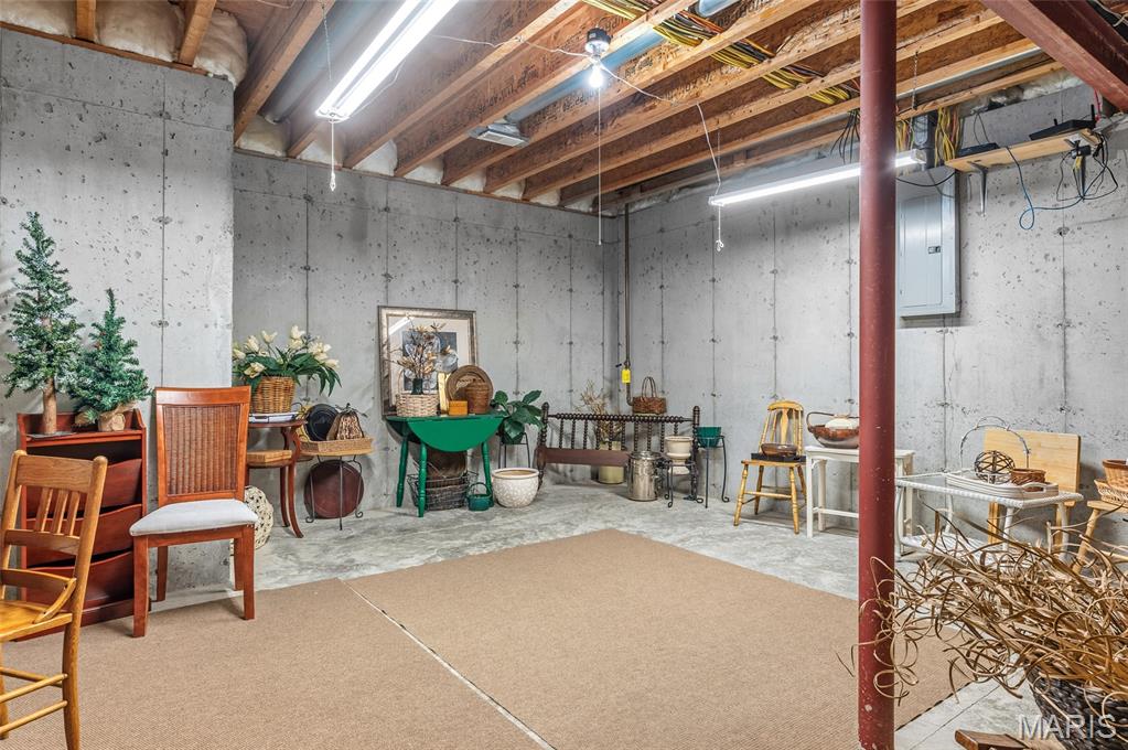 5004 Castlegate Lane Godfrey, IL 62035 - Photo 33 of 37