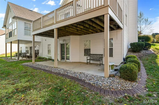 $325,000 | 5004 Castlegate Lane, Godfrey, IL 62035