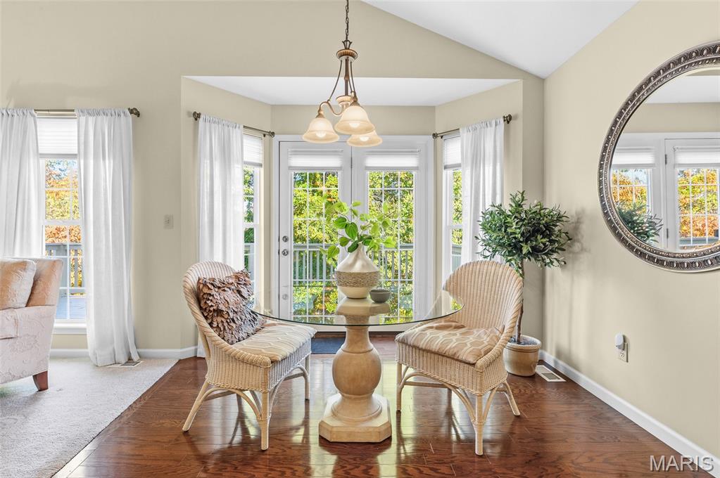 5004 Castlegate Lane Godfrey, IL 62035 - Photo 8 of 37