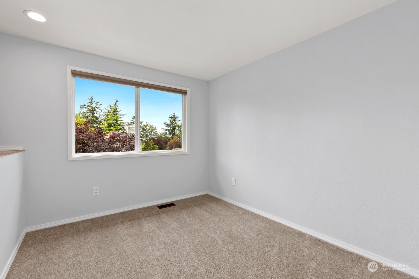 468 Edmonds Court Northeast Renton, WA 98056 - Photo 14 of 32 Gallery Image 14