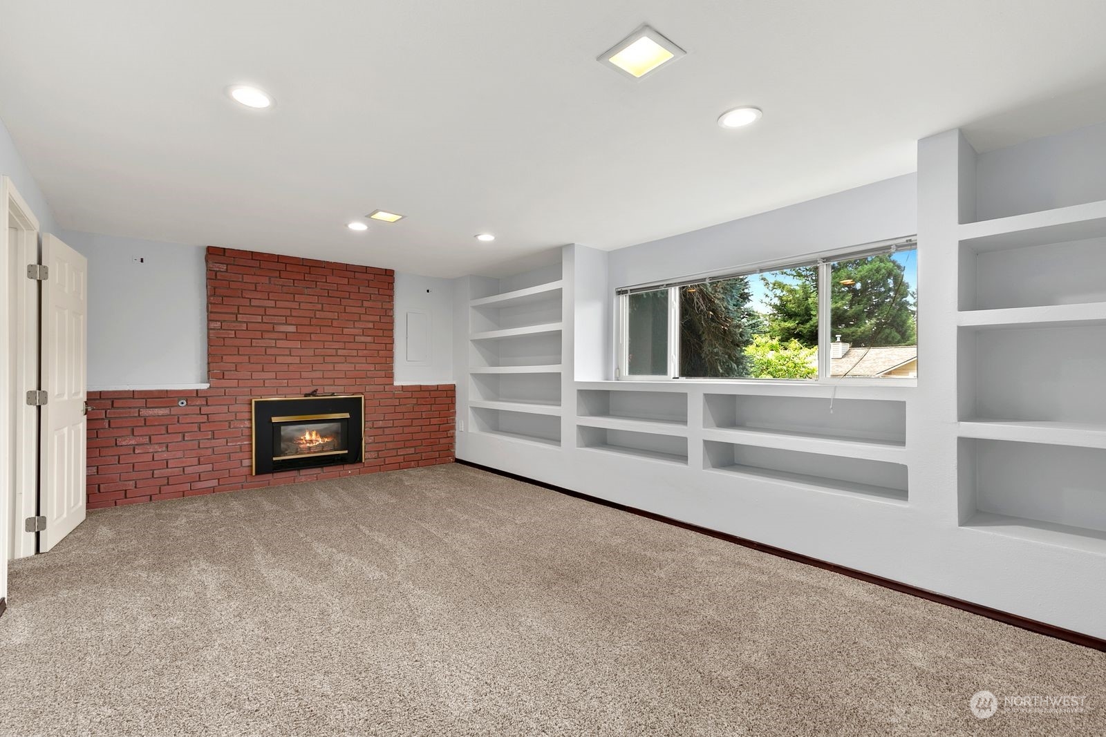 468 Edmonds Court Northeast Renton, WA 98056 - Photo 17 of 32 Gallery Image 17