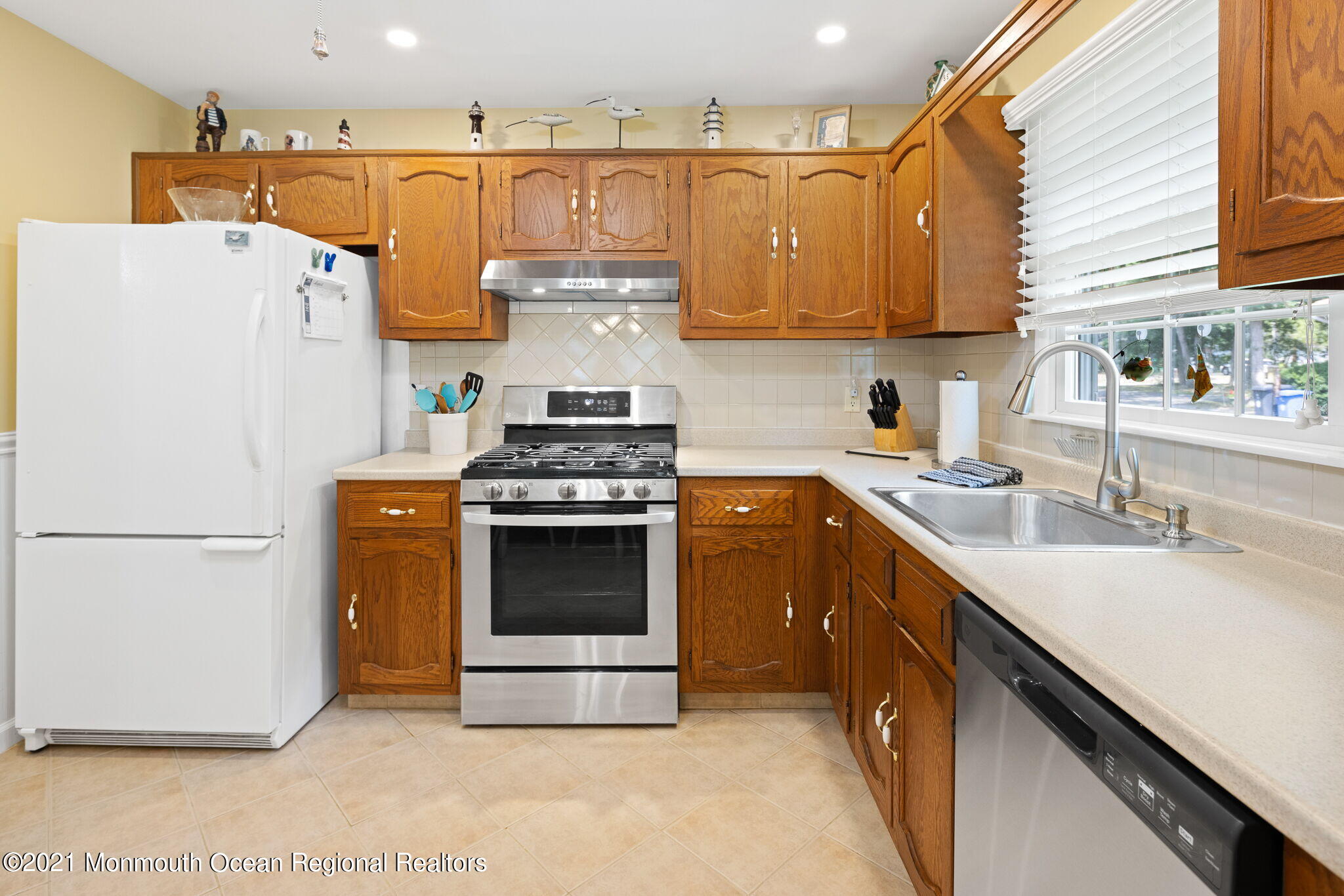 14 Acorn Road, Unit 21 Manahawkin, NJ 08050 - Photo 11 of 40 028-original-photo