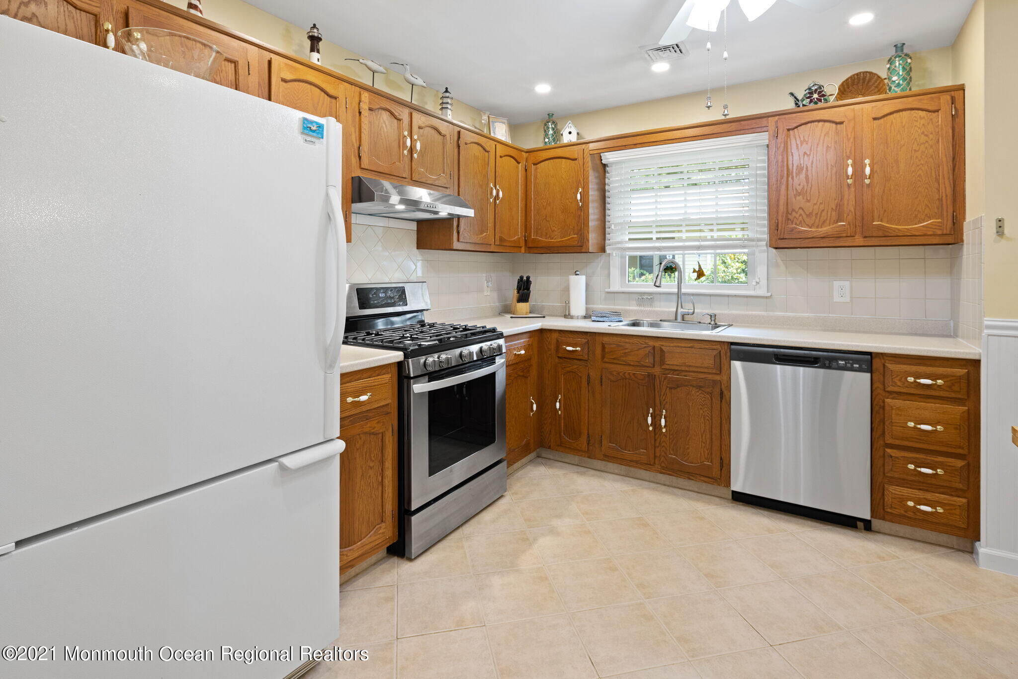 14 Acorn Road, Unit 21 Manahawkin, NJ 08050 - Photo 10 of 40 027-original-photo
