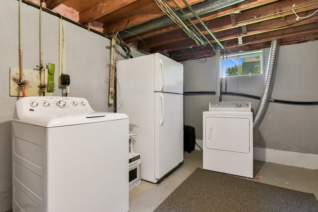 172 Davis Road Dracut, MA 01826 - Photo 18 of 23 Gallery Image 18