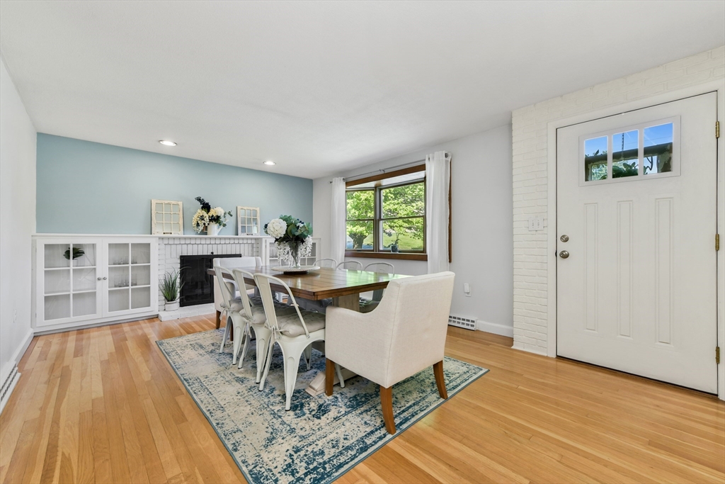 172 Davis Road Dracut, MA 01826 - Photo 5 of 23 Gallery Image 5