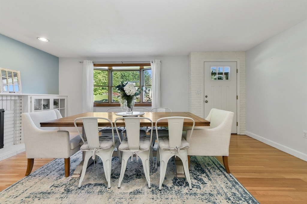 172 Davis Road Dracut, MA 01826 - Photo 6 of 23 Gallery Image 6