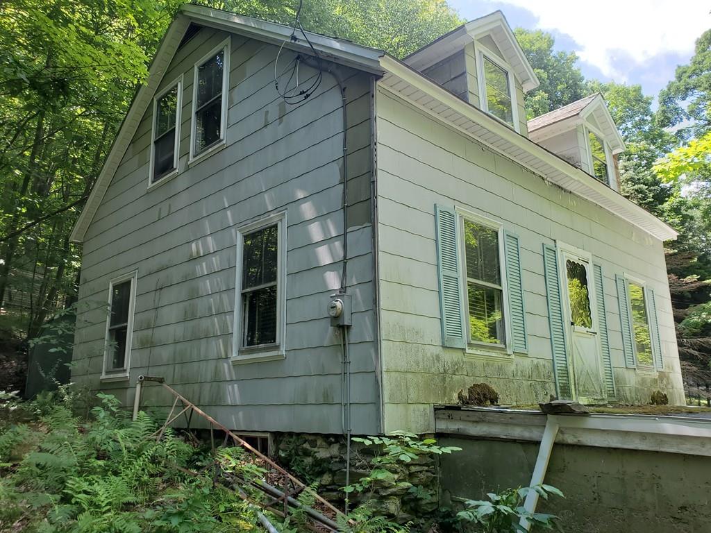 15 Redstone Hill Road Sterling, MA 01564 - Photo 1 of 21 Gallery Image 1