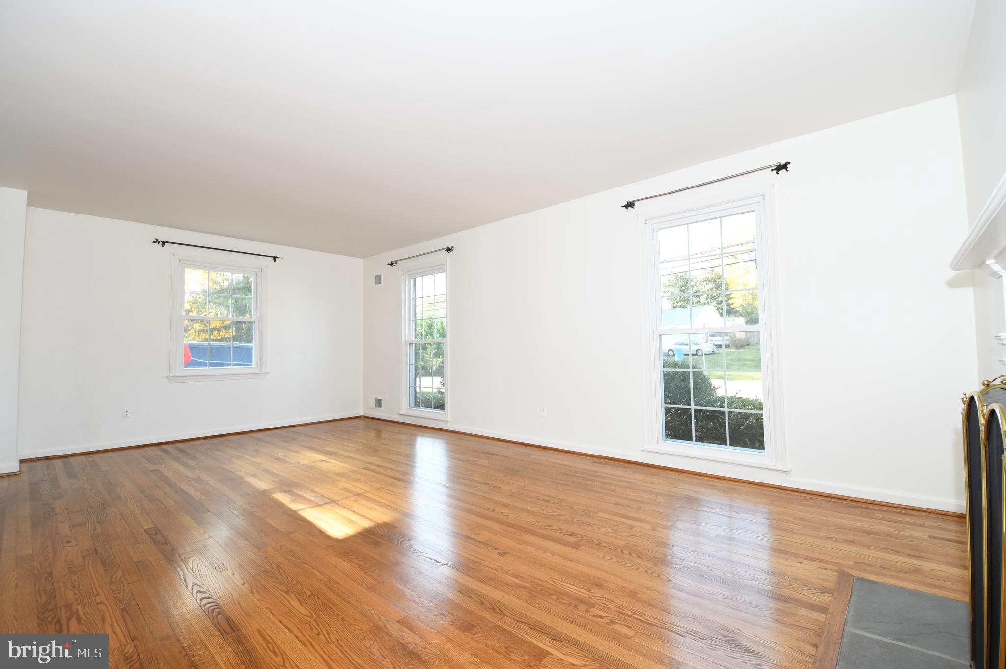 8827 Tuckerman Lane Potomac, MD 20854 - Photo 16 of 74