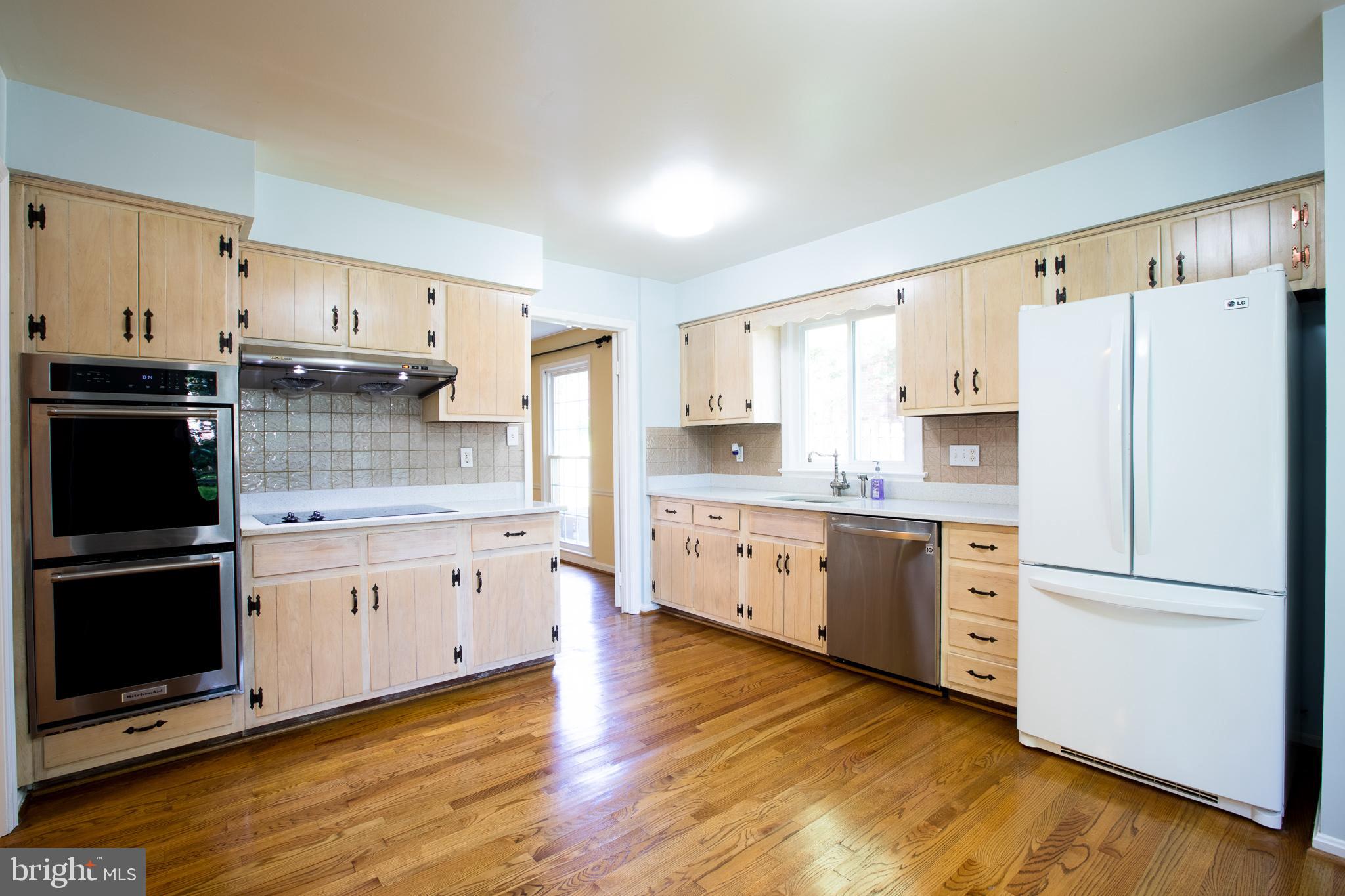 8827 Tuckerman Lane Potomac, MD 20854 - Photo 18 of 74