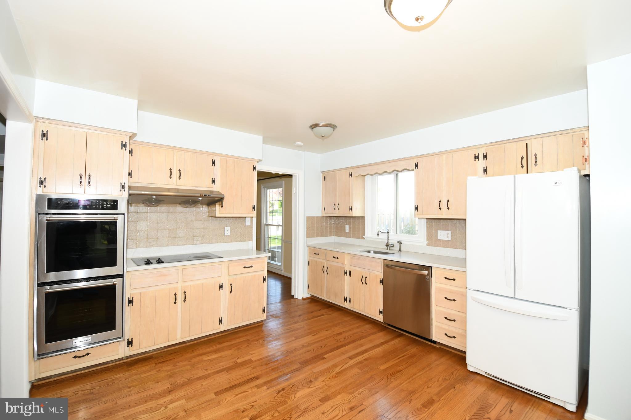 8827 Tuckerman Lane Potomac, MD 20854 - Photo 21 of 74