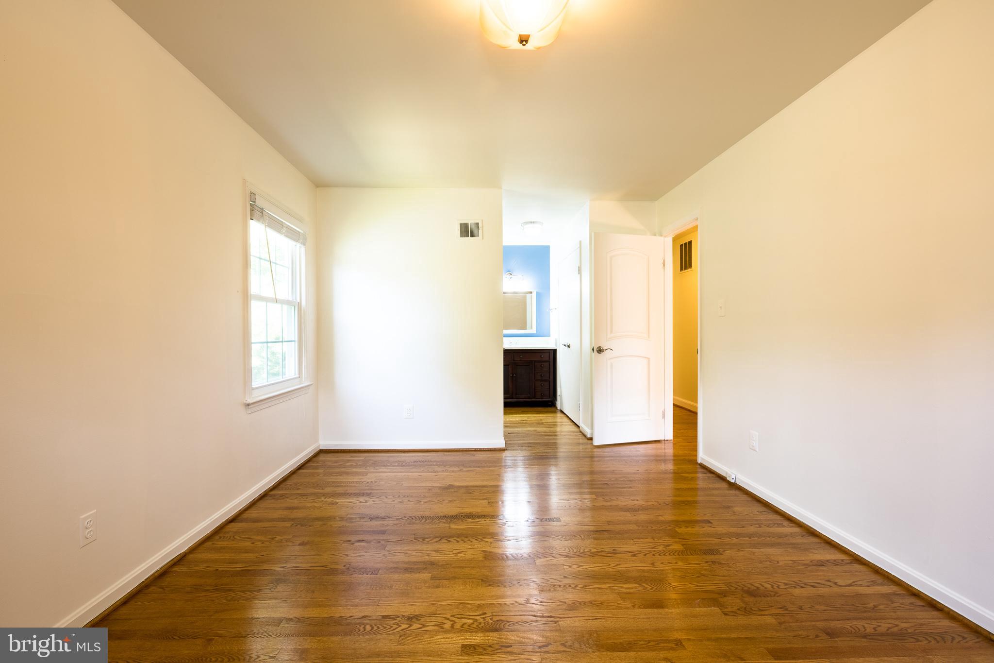 8827 Tuckerman Lane Potomac, MD 20854 - Photo 32 of 74