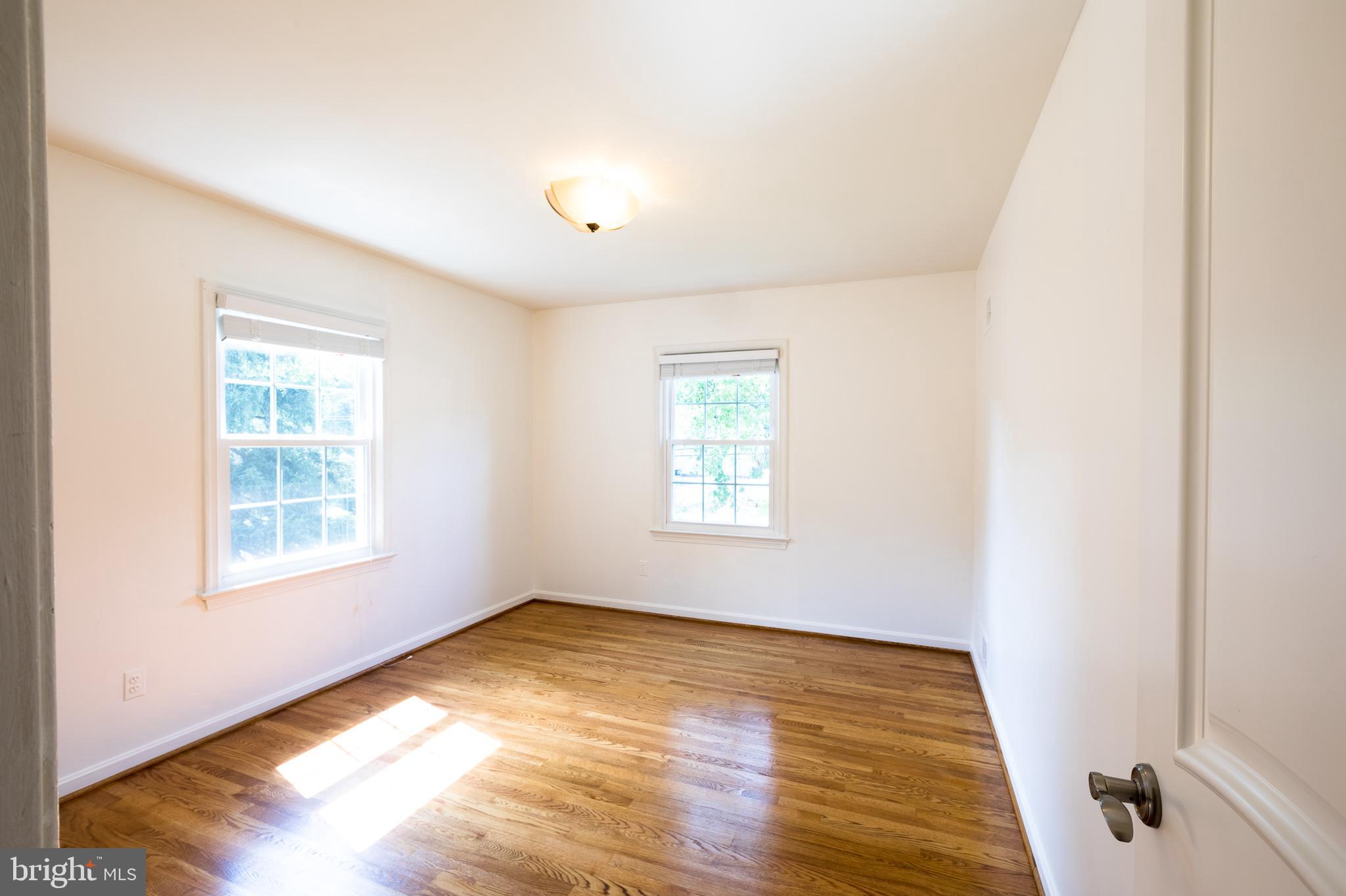 8827 Tuckerman Lane Potomac, MD 20854 - Photo 38 of 74