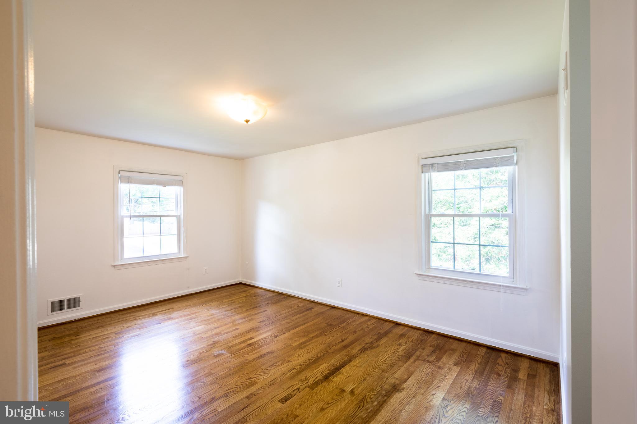 8827 Tuckerman Lane Potomac, MD 20854 - Photo 39 of 74