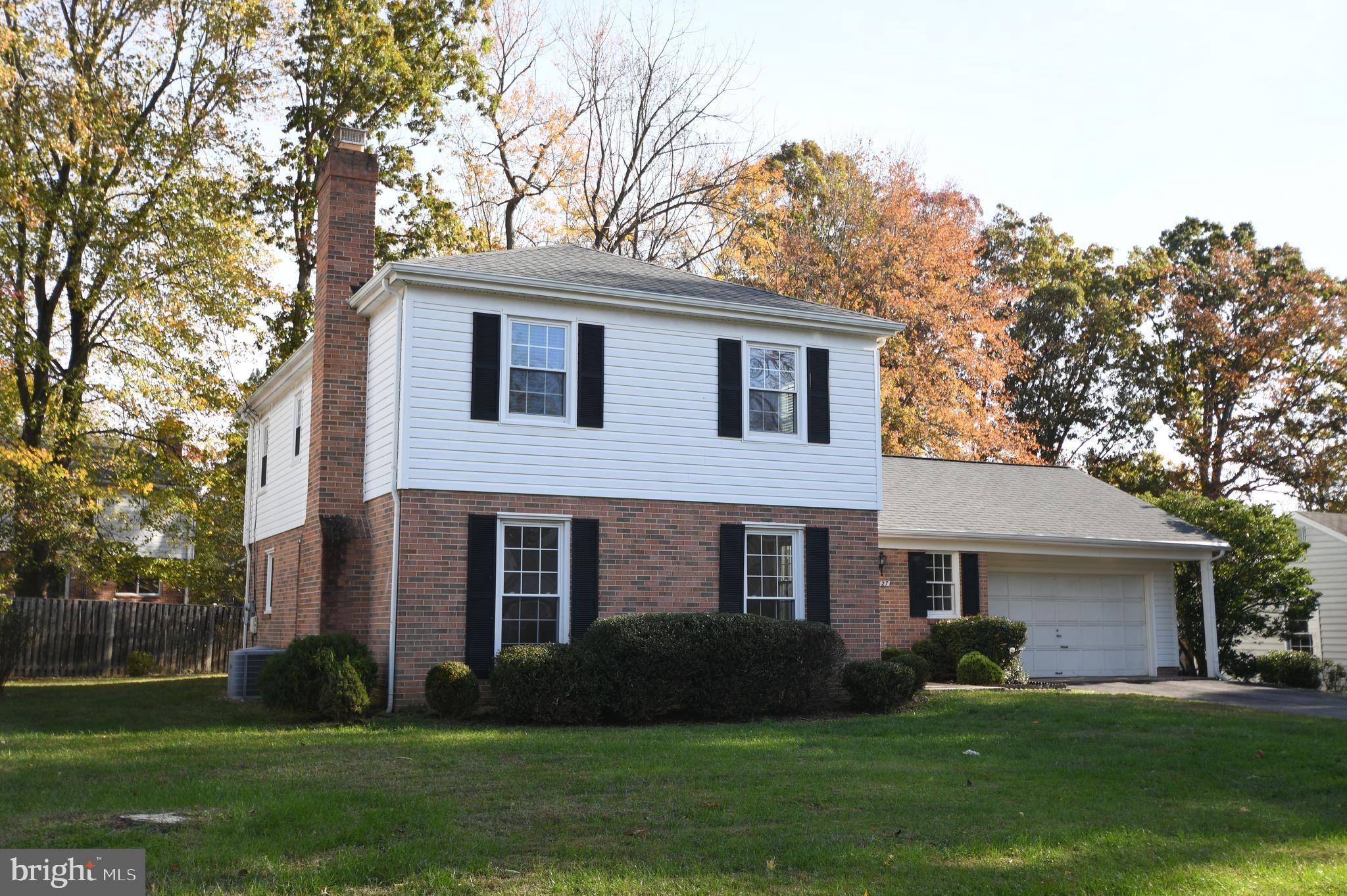 8827 Tuckerman Lane Potomac, MD 20854 - Photo 5 of 74