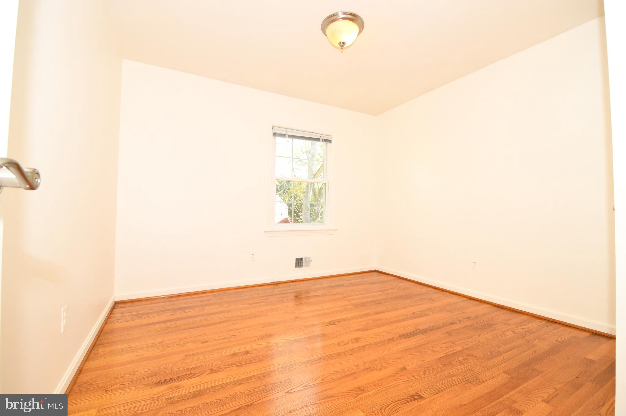 8827 Tuckerman Lane Potomac, MD 20854 - Photo 59 of 74