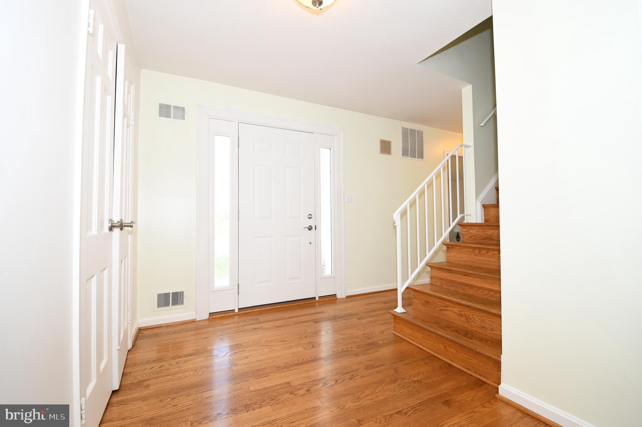 8827 Tuckerman Lane Potomac, MD 20854 - Photo 9 of 74