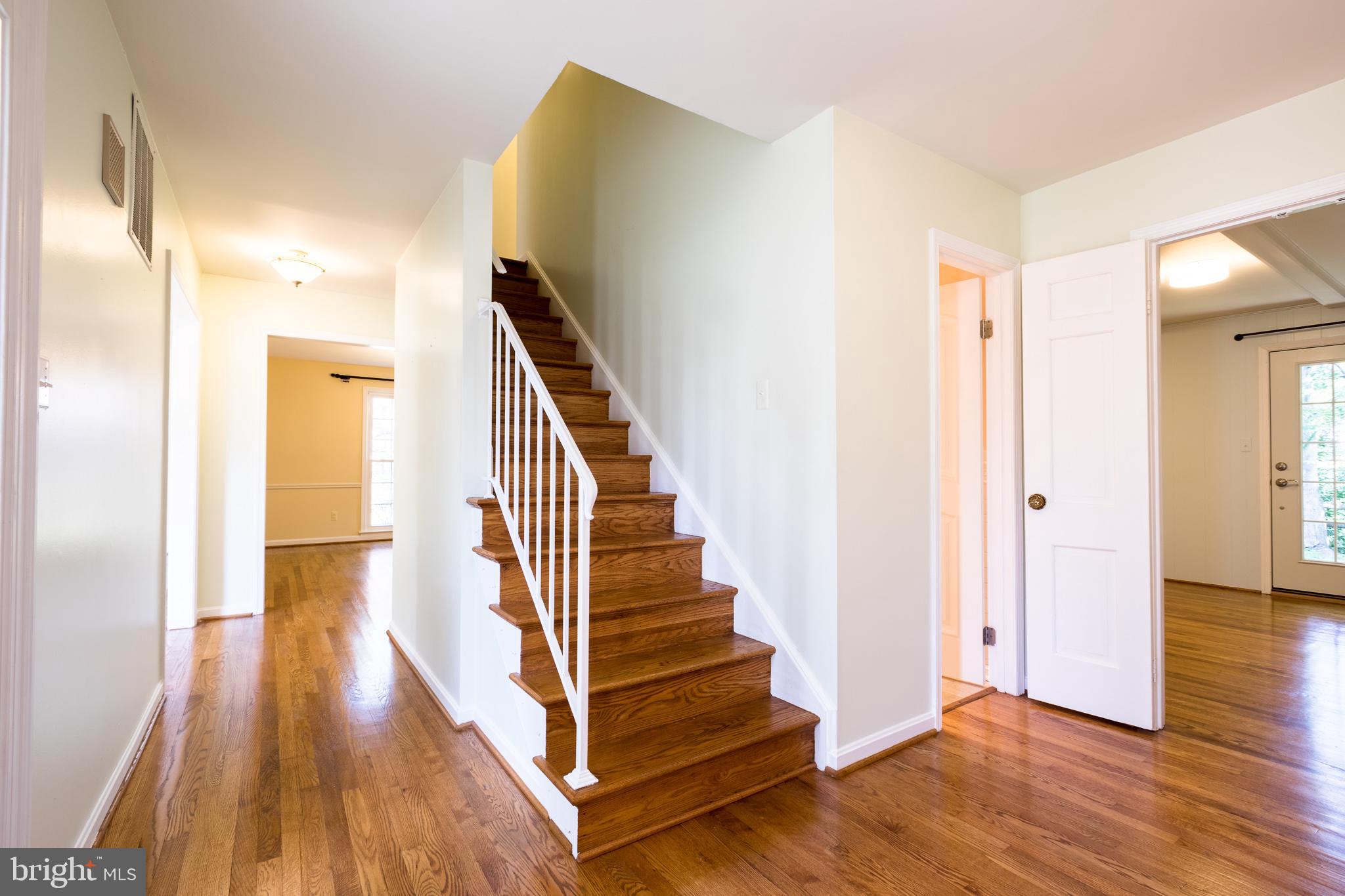 8827 Tuckerman Lane Potomac, MD 20854 - Photo 10 of 74