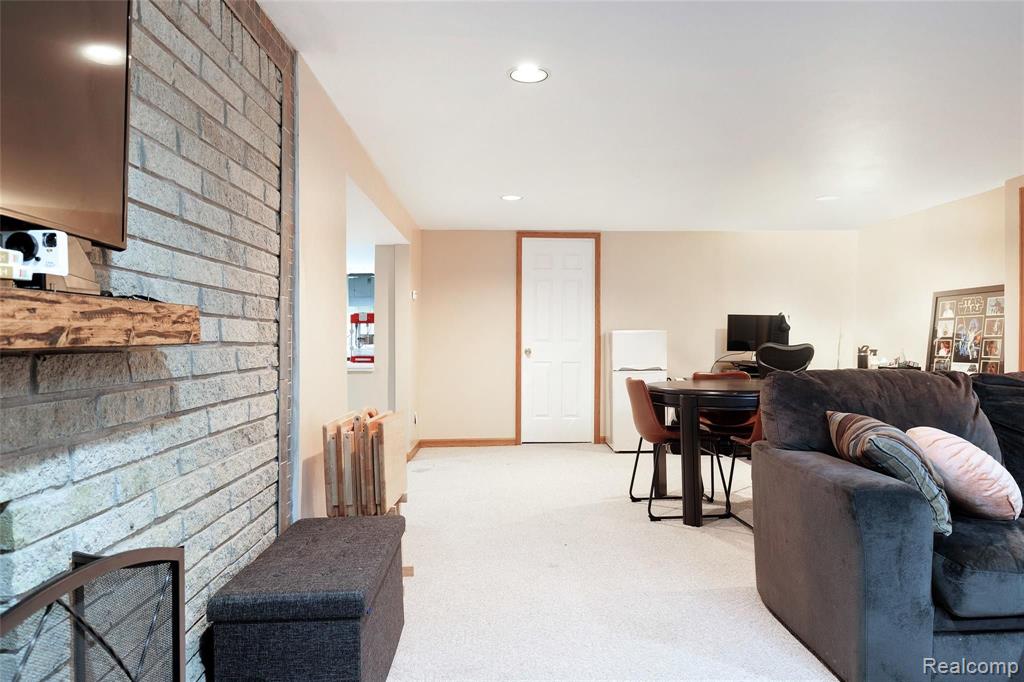 2780 Wisconsin Road Troy, MI 48083 - Photo 26 of 39