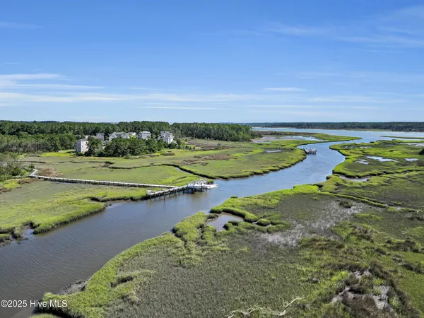 $405,000 | 811 Sea Chaser Court, Beaufort, NC 28516