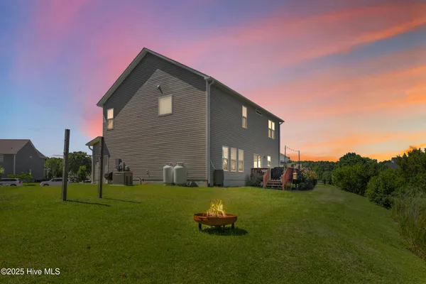 $405,000 | 811 Sea Chaser Court, Beaufort, NC 28516