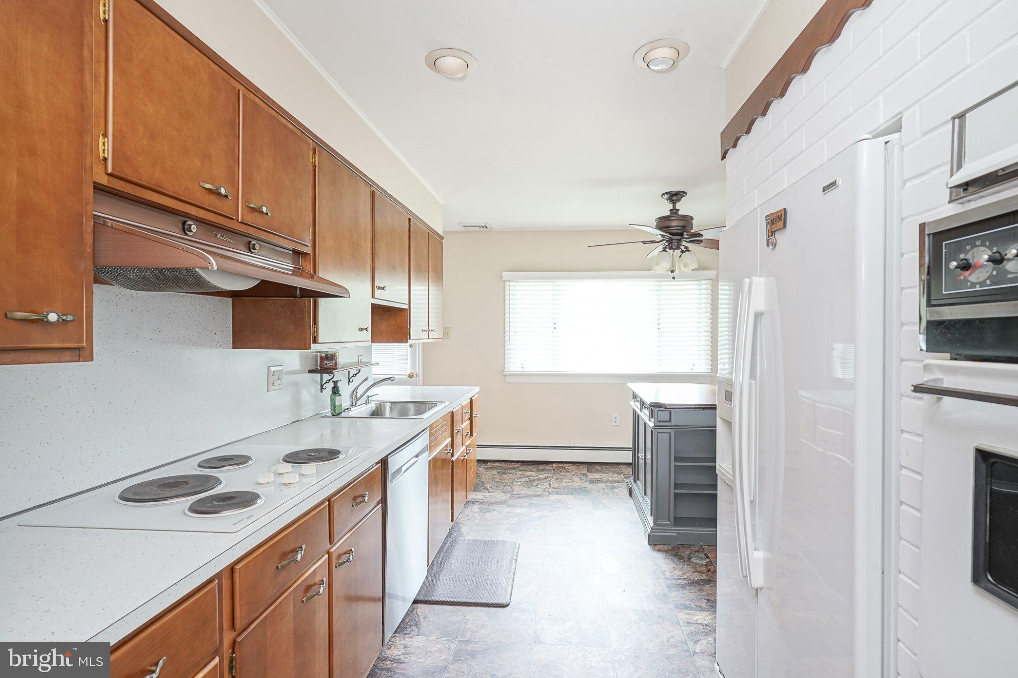 356 Democrat Road Gibbstown, NJ 08027 - Photo 15 of 34 Gallery Image 15