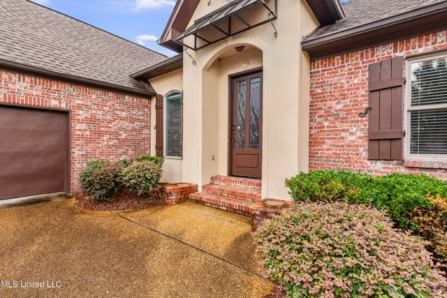 $365,000 | 132 Southampton Circle, Madison, MS 39110