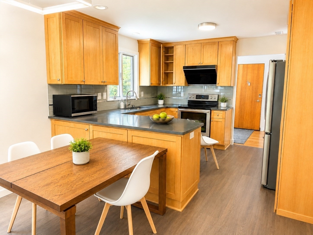 5 Philip Road Lexington, MA 02421 - Photo 2 of 17