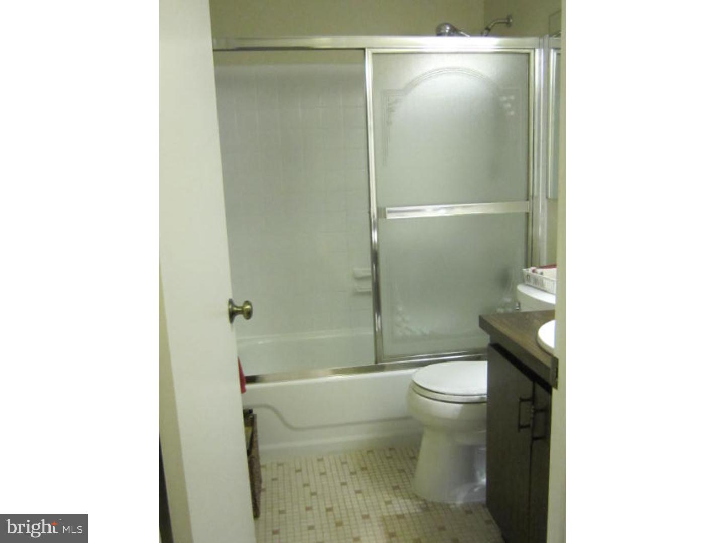 9 Henry Street Riverside, NJ 08075 - Photo 16 of 25 Bathroom