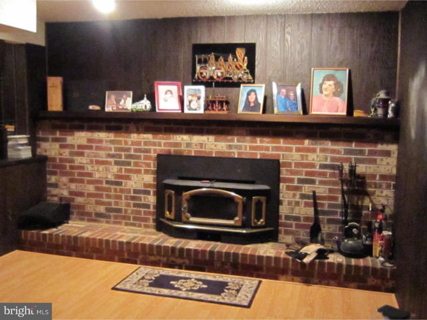 9 Henry Street Riverside, NJ 08075 - Photo 17 of 25 Family Room