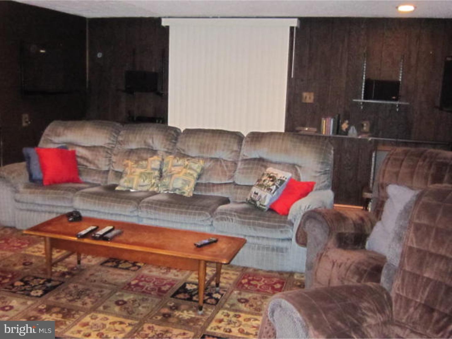 9 Henry Street Riverside, NJ 08075 - Photo 20 of 25 Family Room