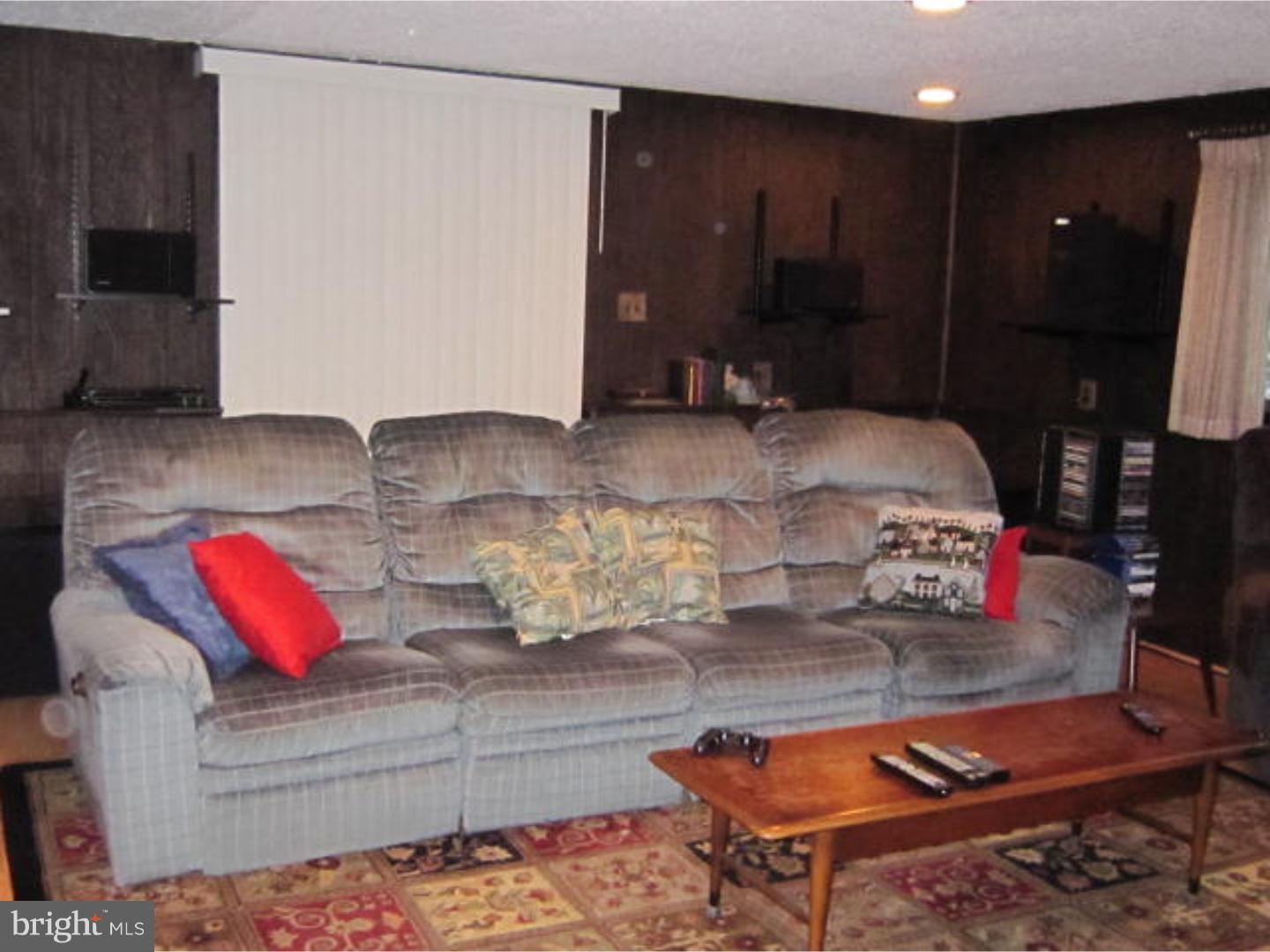 9 Henry Street Riverside, NJ 08075 - Photo 21 of 25 Family Room