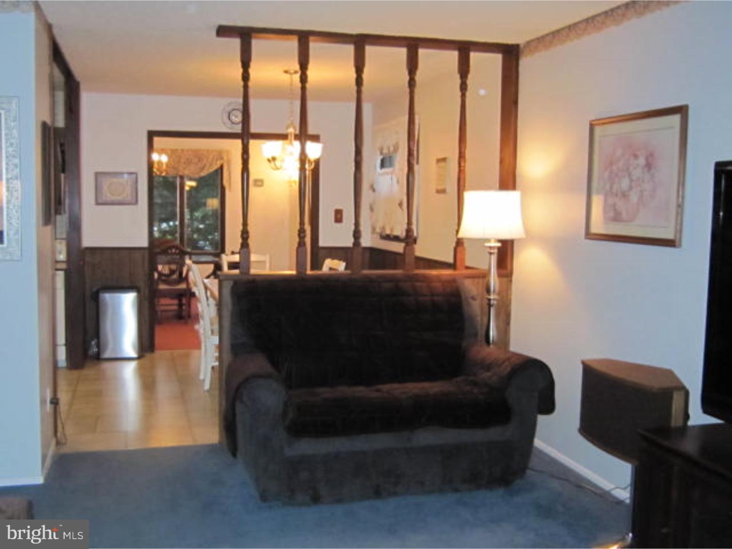 9 Henry Street Riverside, NJ 08075 - Photo 8 of 25 Living Room