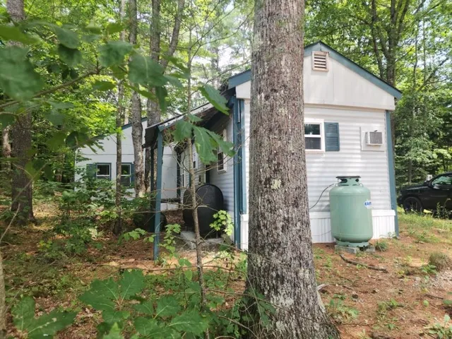 $89,900 | 20 Elmwood Trailer Park Road, Danbury, NH 03230