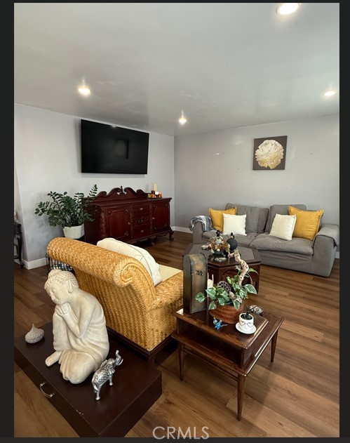 17701 Avalon, Unit 400 Carson, CA 90746 - Photo 5 of 16 Living room