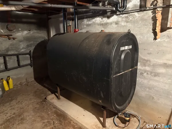 a close view of sink