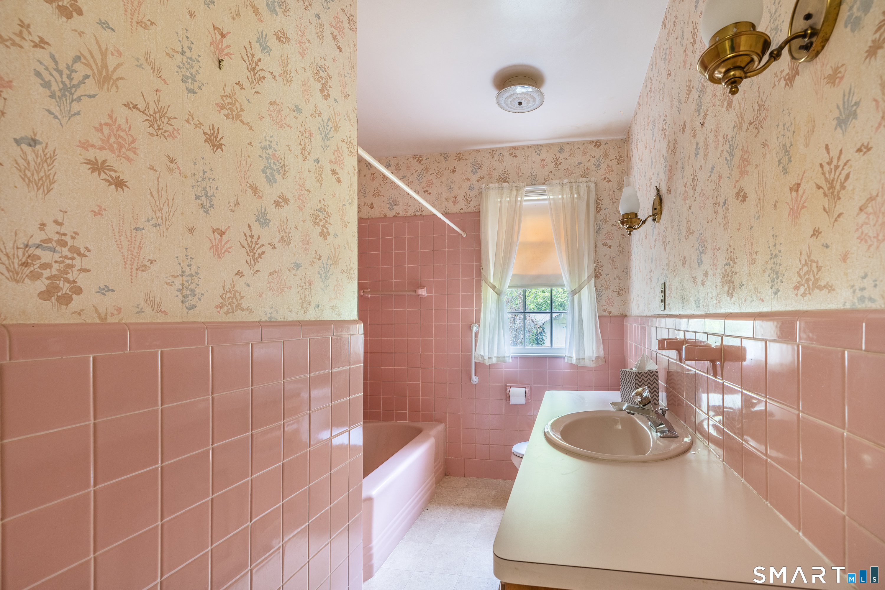 65 Manor Hill Road Stratford, CT 06614 - Photo 18 of 36