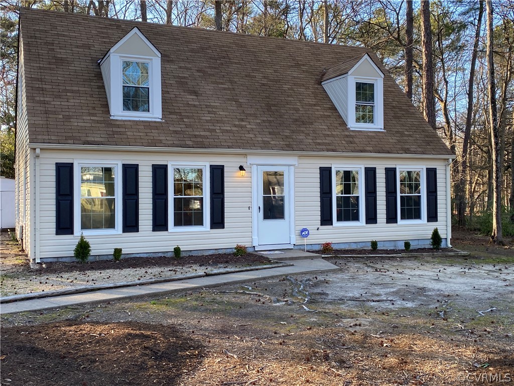 5707 Linda Road Sandston, VA 23150 - Photo 2 of 14 Two Story Cape with 4 Bedrooms and 2 full baths.