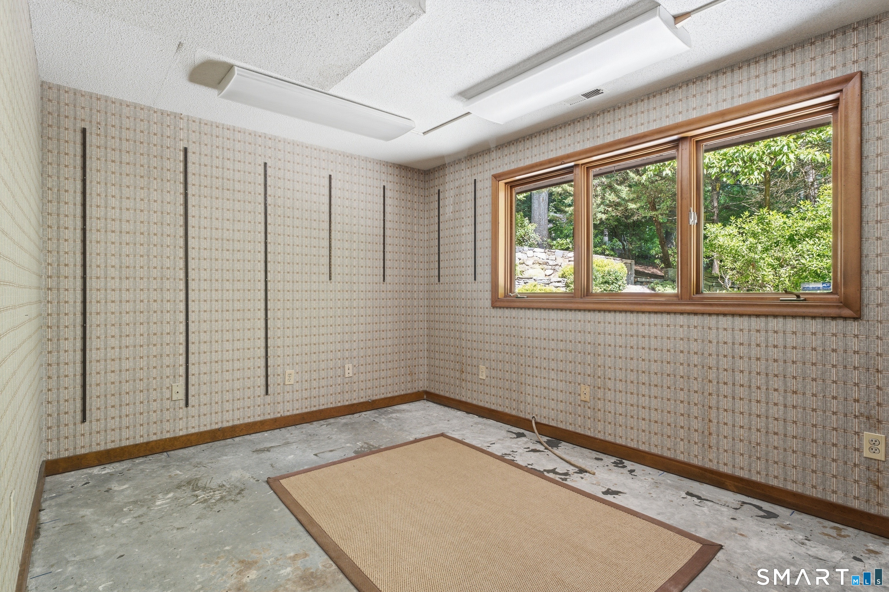 53 Summer Hill Road Madison, CT 06443 - Photo 7 of 21 Office with separate entrance & half bath across from it