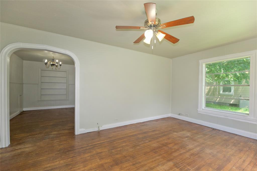 901 North Howeth Street Gainesville, TX 76240 - Photo 7 of 24