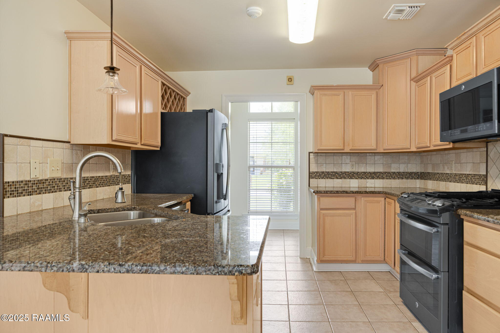 214 Longpointe Road Youngsville, LA 70592 - Photo 15 of 33 15-web-or-mls-214 Longpointe Rd-10
