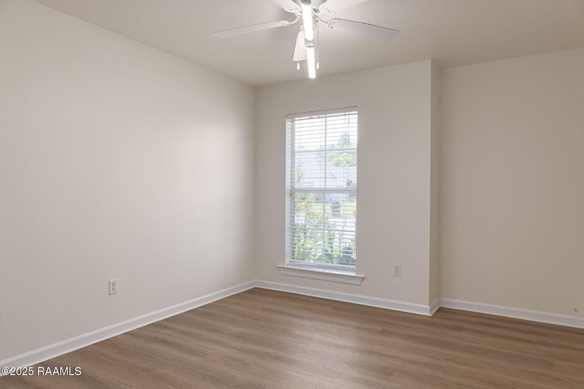 214 Longpointe Road Youngsville, LA 70592 - Photo 20 of 33 20-web-or-mls-214 Longpointe Rd-15