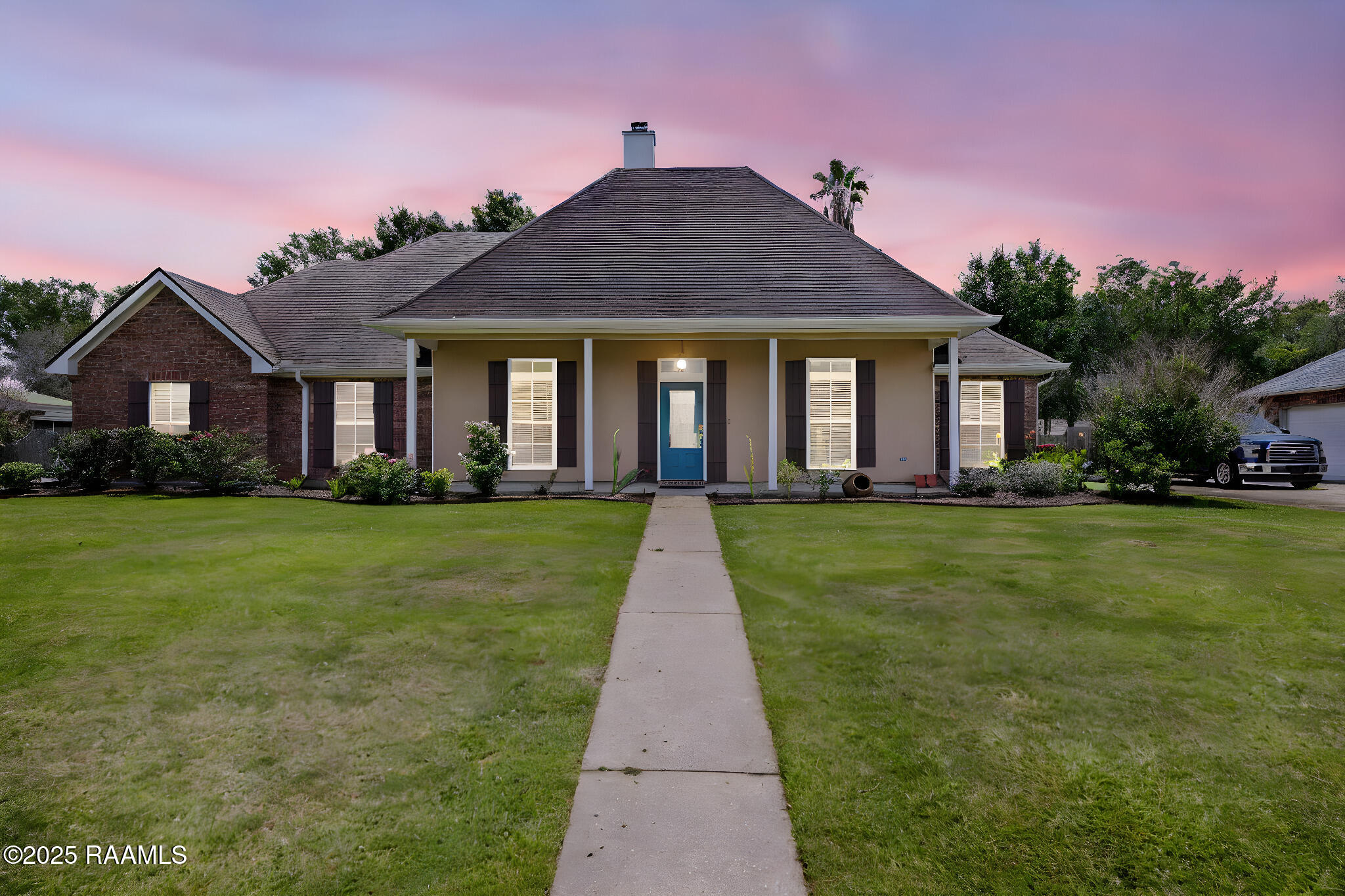 214 Longpointe Road Youngsville, LA 70592 - Photo 2 of 33 2-web-or-mls-214 Longpointe Rd-1 day to