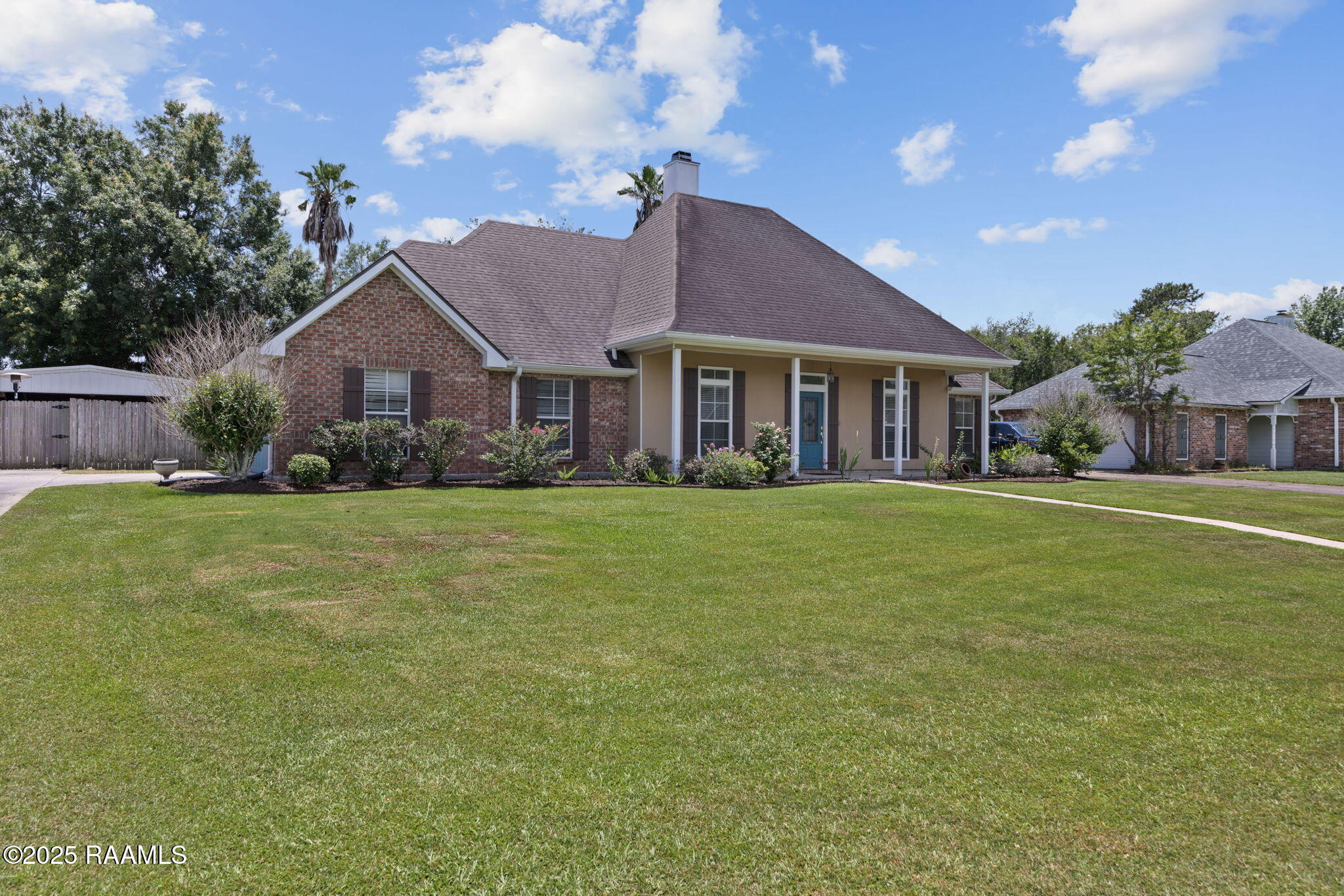 214 Longpointe Road Youngsville, LA 70592 - Photo 4 of 33 4-web-or-mls-214 Longpointe Rd-2