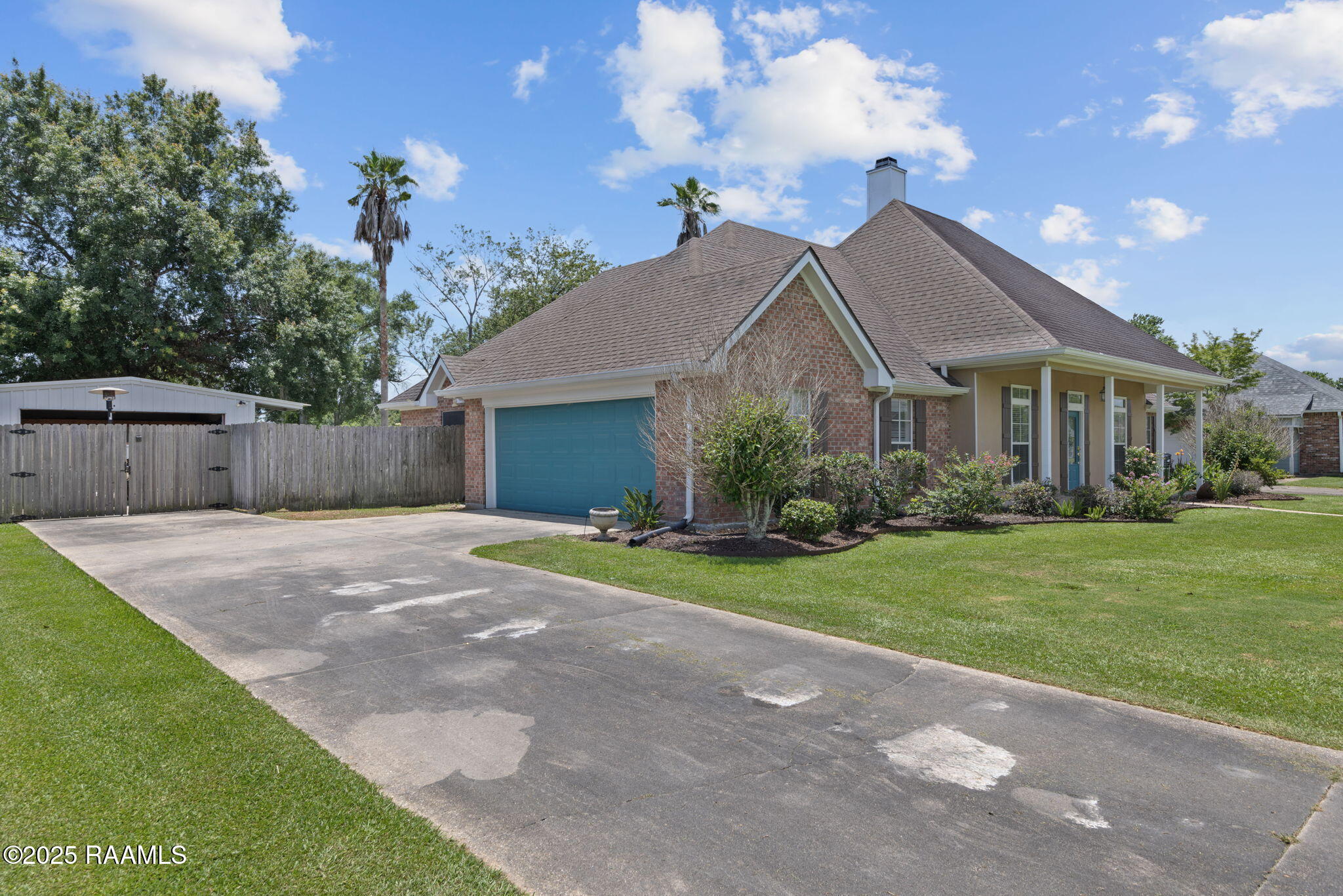 214 Longpointe Road Youngsville, LA 70592 - Photo 5 of 33 5-web-or-mls-214 Longpointe Rd-3