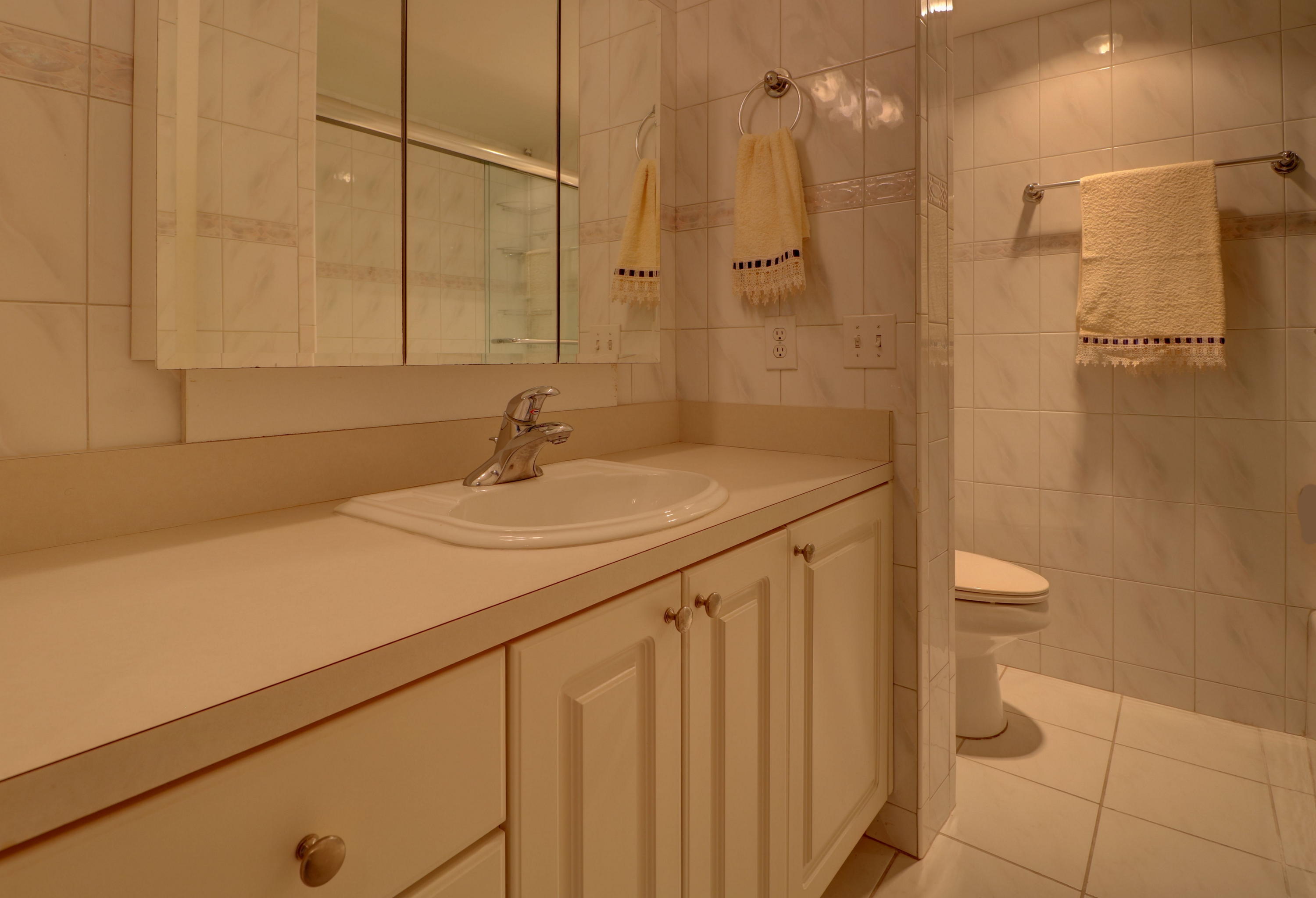 1111 South Ocean Boulevard, Unit 313 Boca Raton, FL 33432 - Photo 32 of 46 Guest Bathroom