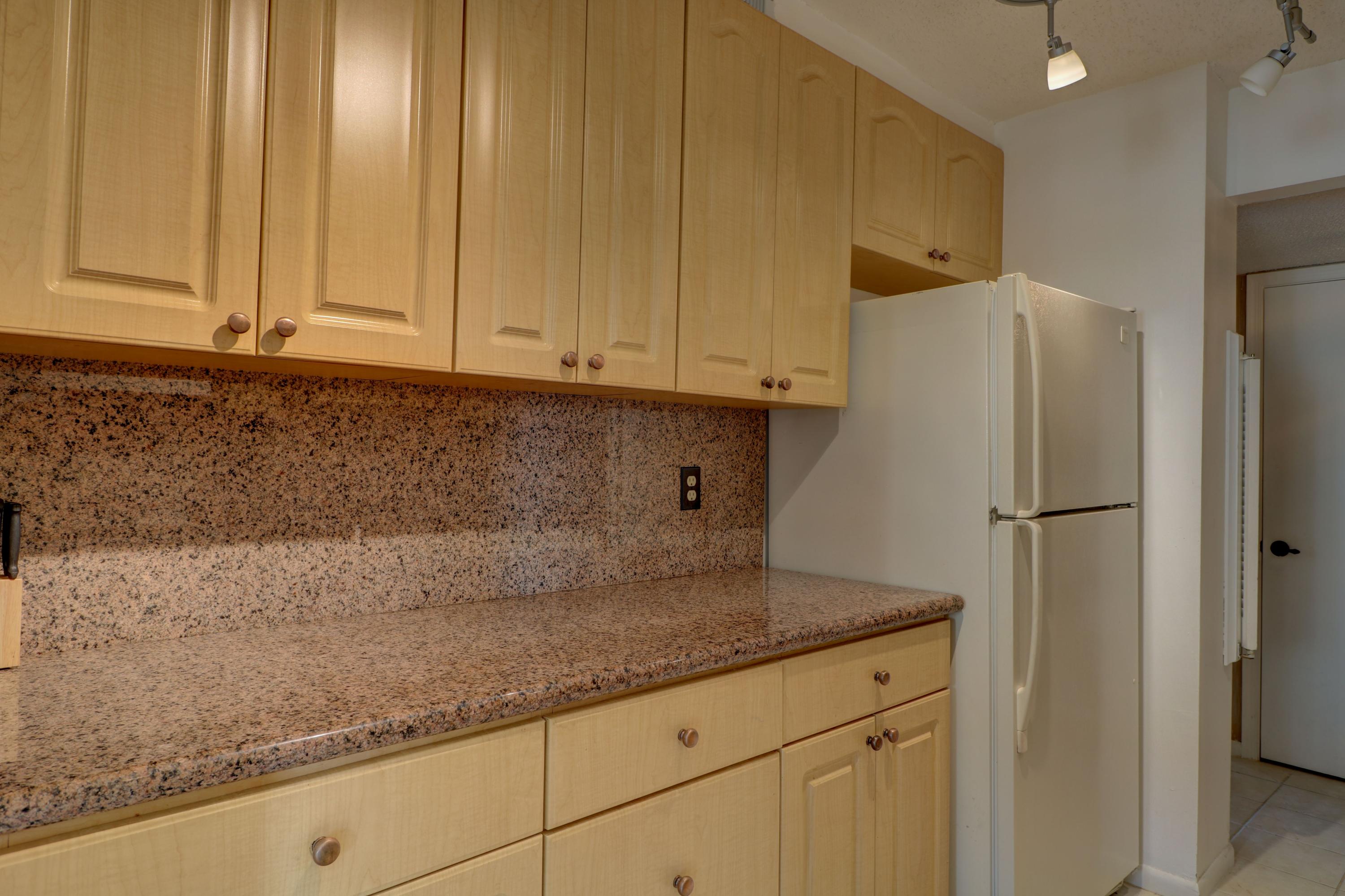1111 South Ocean Boulevard, Unit 313 Boca Raton, FL 33432 - Photo 9 of 46 Kitchen
