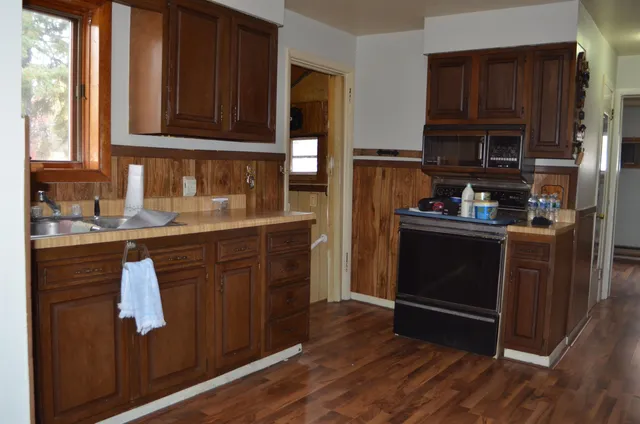 $160,500 | 1416 Selmser Avenue, Cloquet, MN 55720