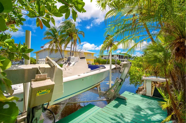 $1,139,000 | 30319 Falcon Lane, Big Pine Key, FL 33043